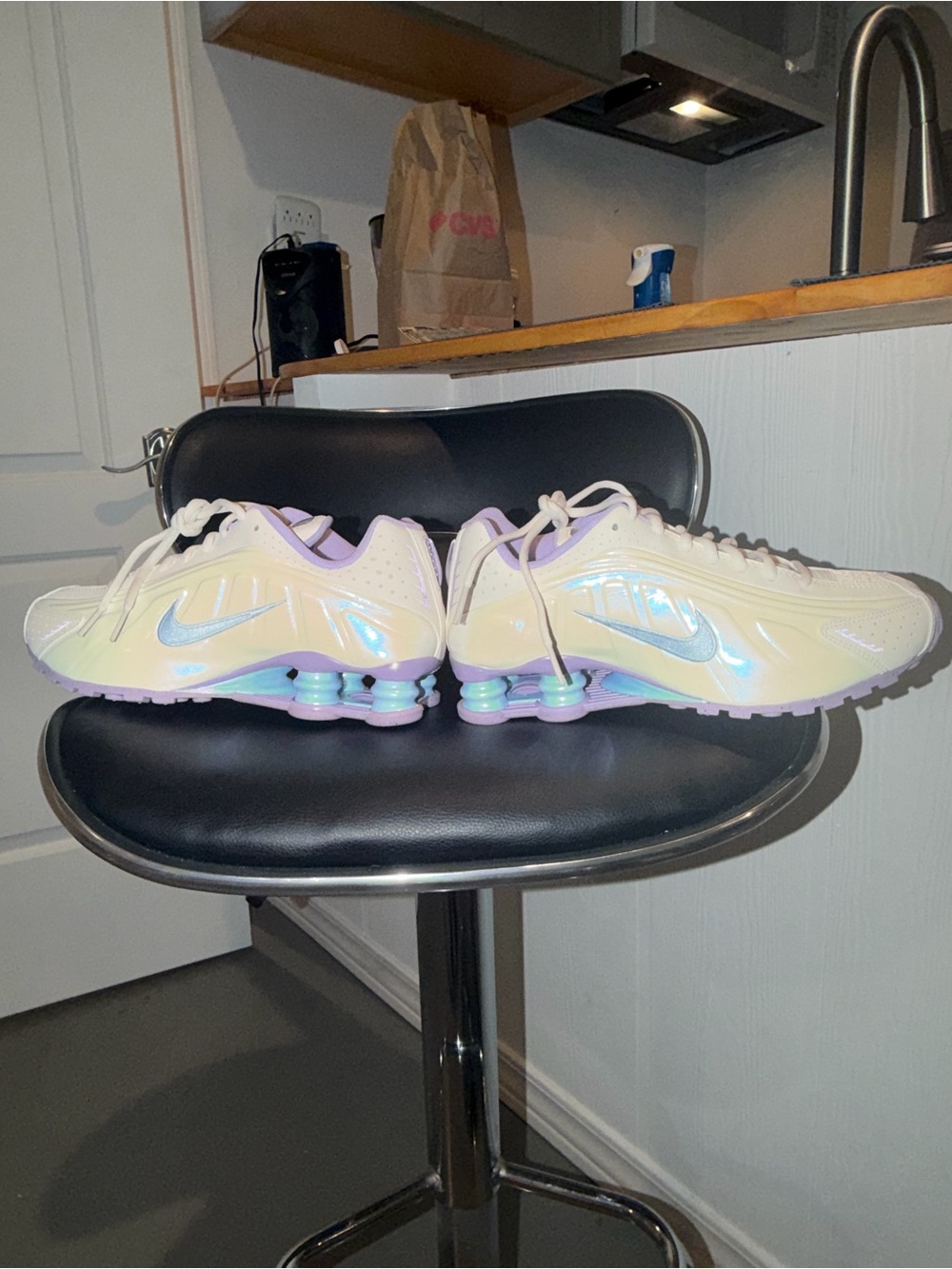NWB Nike Shox R4 Pastel Iridescent Sneakers - Cream & Lilac